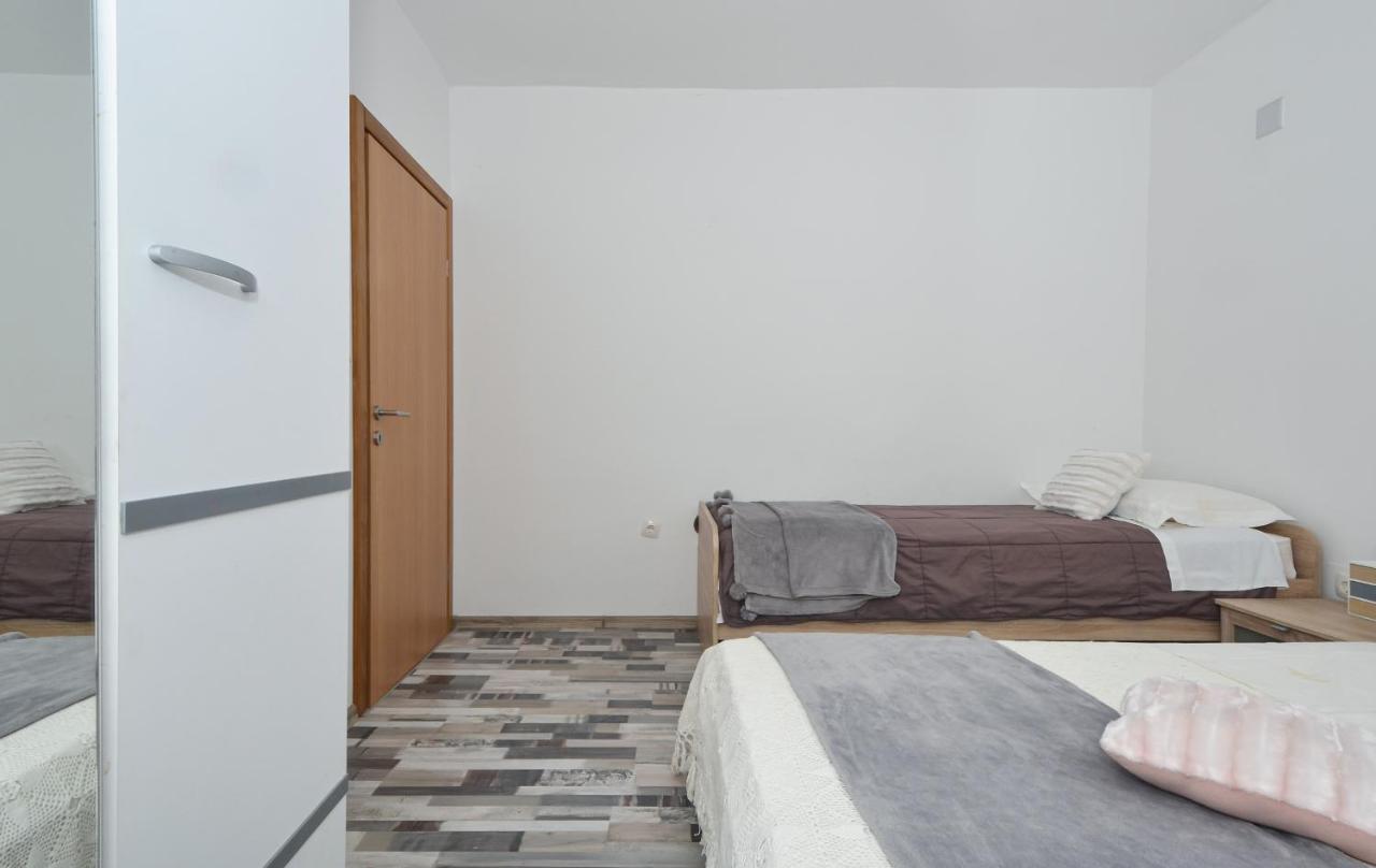 Apartments Luciano Сегет-Враниця Екстер'єр фото