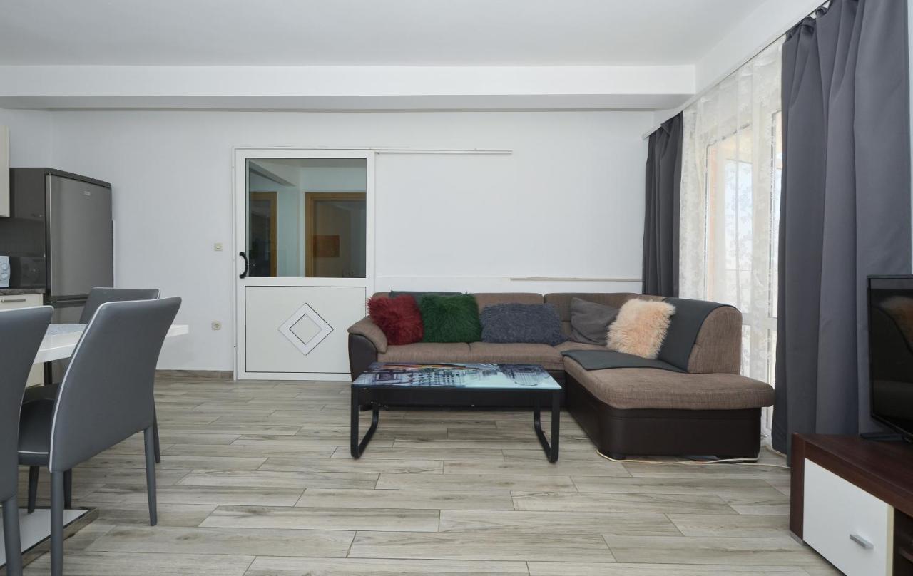 Apartments Luciano Сегет-Враниця Екстер'єр фото