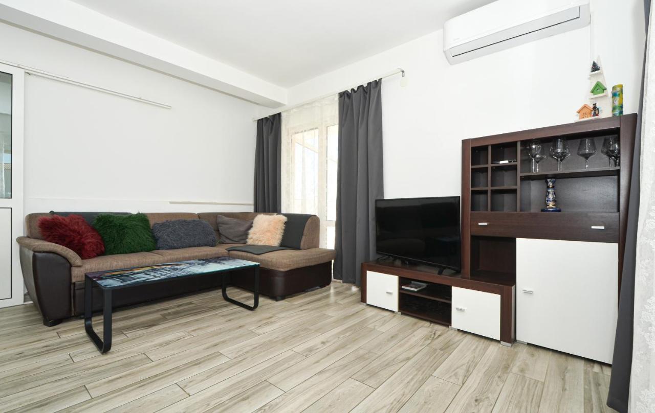 Apartments Luciano Сегет-Враниця Екстер'єр фото