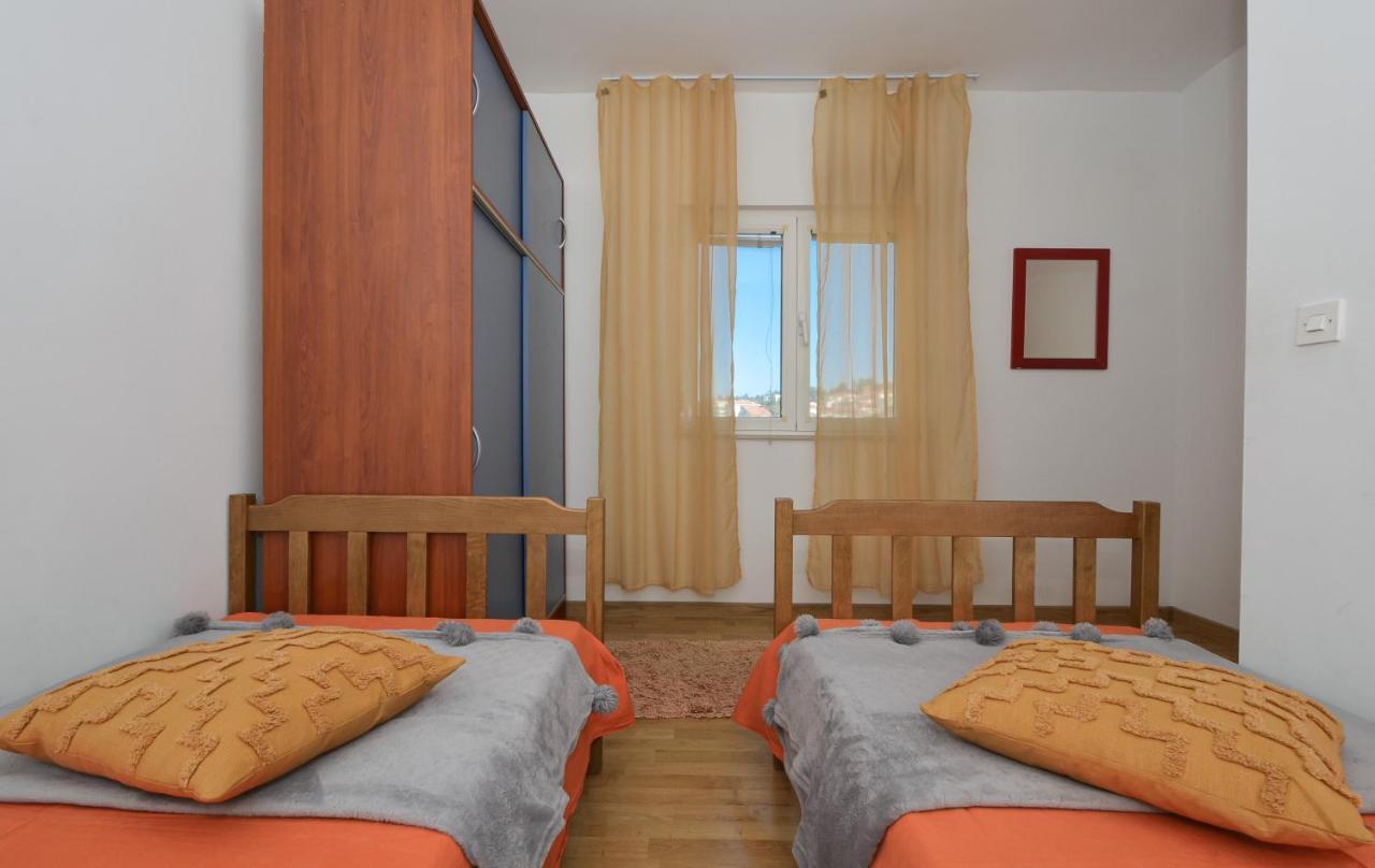 Apartments Luciano Сегет-Враниця Екстер'єр фото